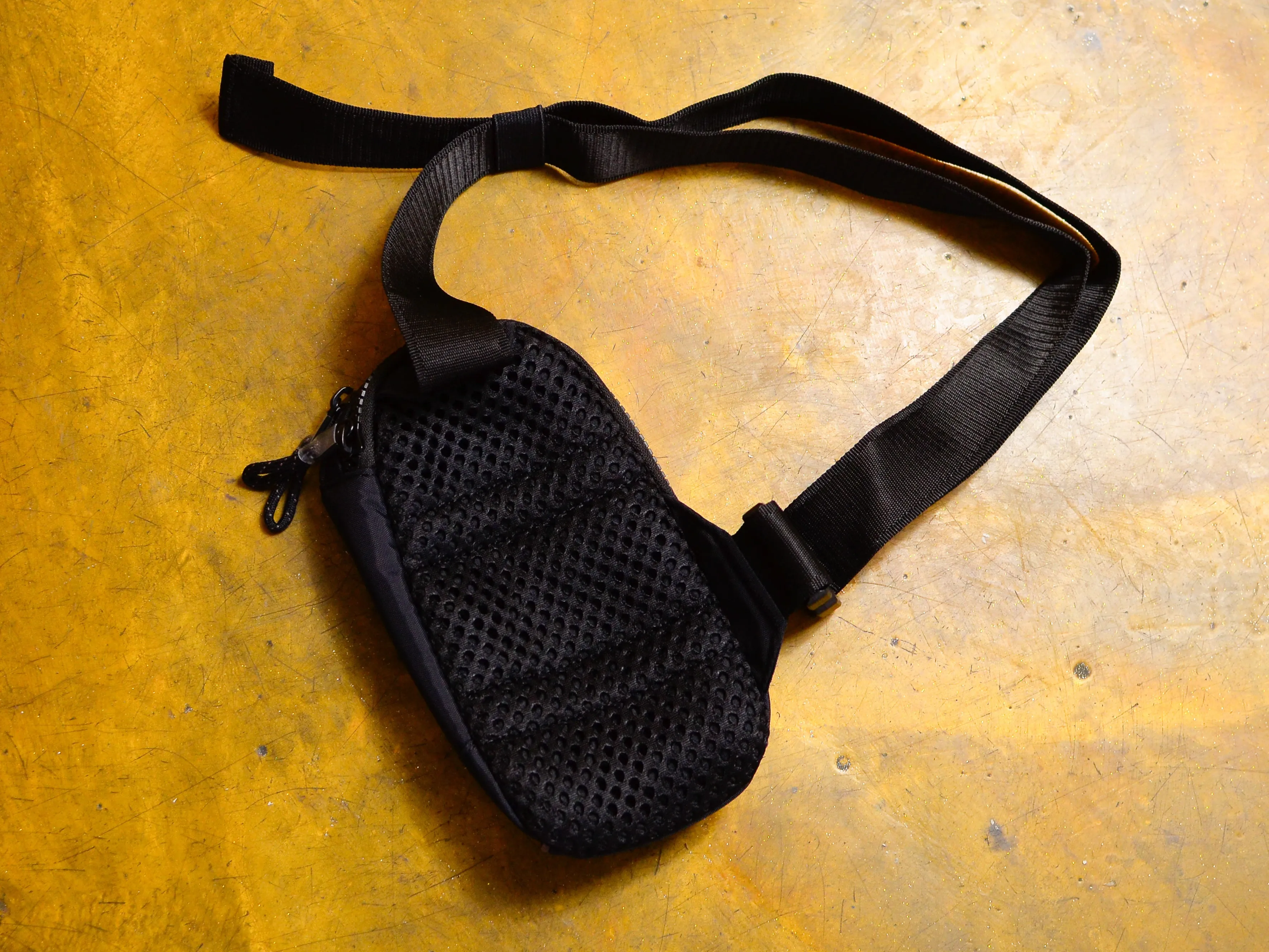 Nike Sportswear Essentials Cross-Body Bag (1L) - Black /  Black / Ironstone